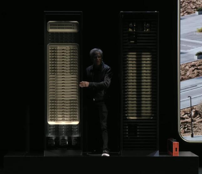 黃仁勛描繪AI驅動的未來科技藍圖 6G、量子計算、機器人、自動駕駛與物聯網技術研發的深度融合